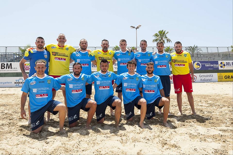 Beach Soccer Lamezia cerca a Viareggio i primi punti del campionato 