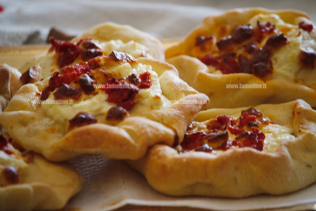 Pasqua e Coronavirus, a Lamezia vince la cucina fai da te sempre nel segno della tradizione