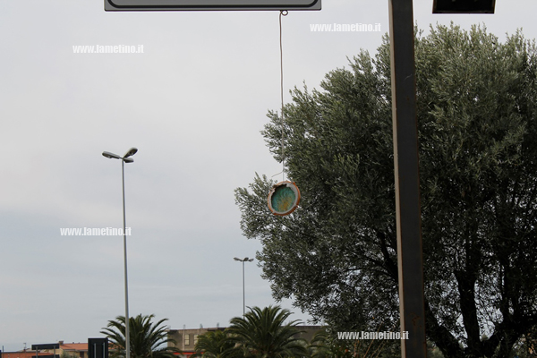 lampeggiante-penzolante-via-bizantini.jpg