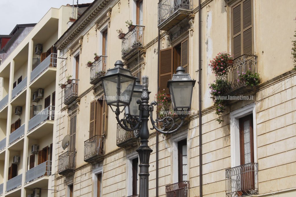 lampioni-corso-Numistrano.jpg