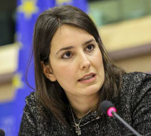 Ferrara (M5S), visita al Parlamento europeo: aperto il bando per le scuole secondarie calabresi