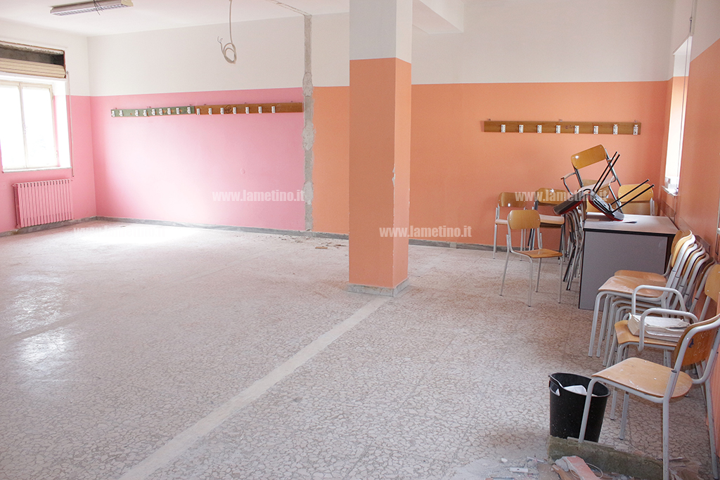 lavori-aule-anticovid scientifico-lamezia-2020.jpg