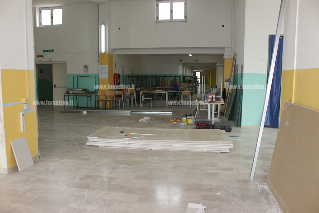 lavori-dentro-einaudi-lamezia-2020.jpg