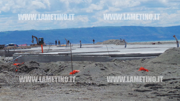 lavori_lungomare_ginepri_aprile_2014.jpg