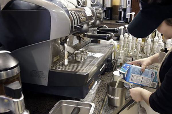 Cgia: sono 4,7 milioni gli occupati che lavorano di domenica, anche a Pasqua