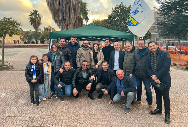 Ad Acconia di Curinga gazebo della Lega per il tesseramento