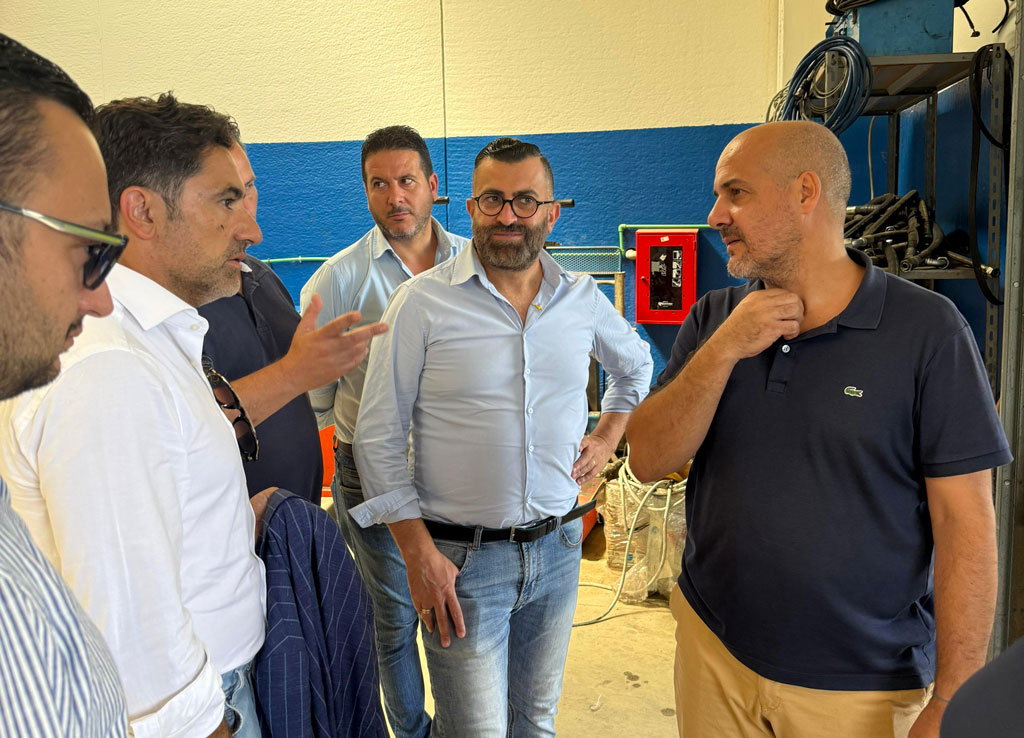 lega090_61fbf.jpg