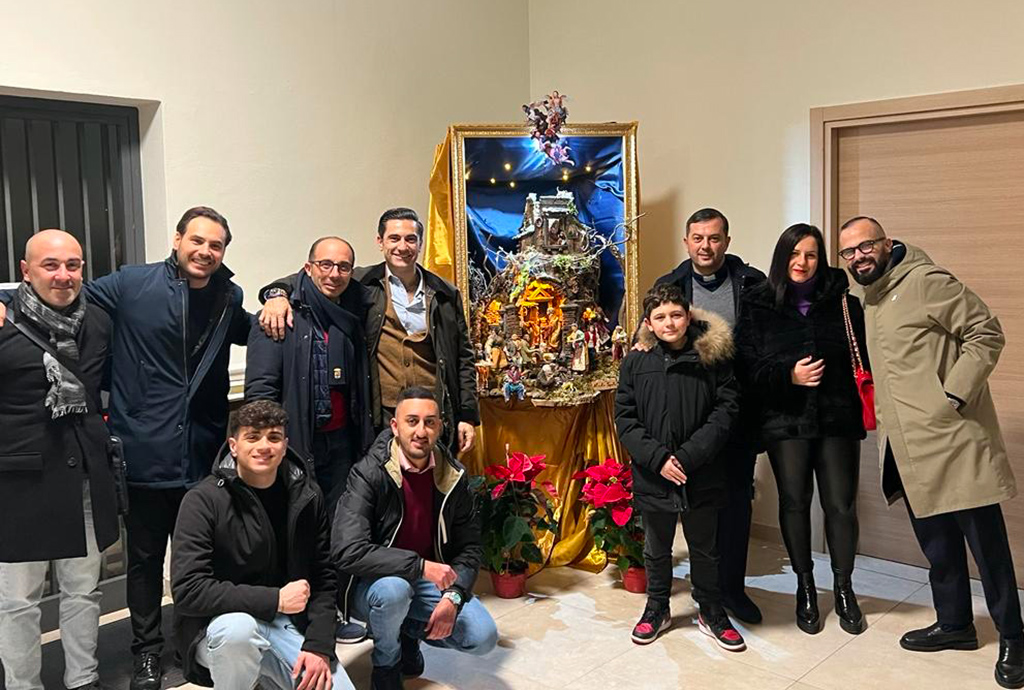 Lamezia, raccolta solidale di panettoni della Lega per case di riposo e Caritas