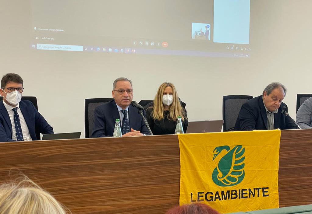 Ecoforum22 Legambiente, Dg Arpacal: "Un terzo dei comuni calabresi non comunica i dati sui rifiuti"