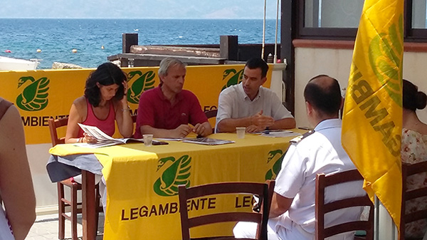 Dossier Legambiente, 56 km di spiaggia calabrese alterati in maniera irreversibile