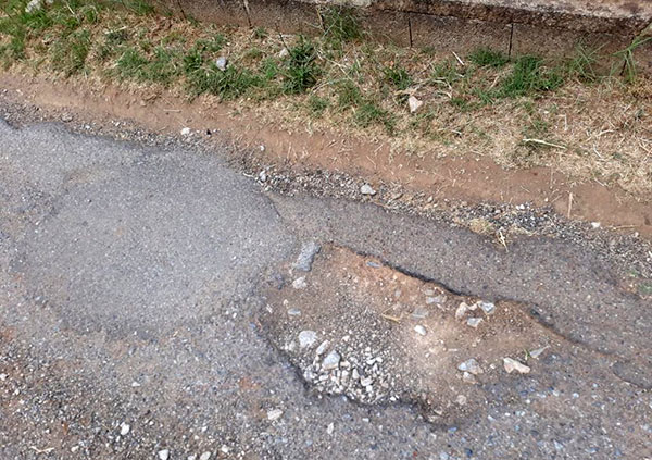 Lamezia, Lega Giovani denuncia scarsa manutenzione del manto stradale in via Antonello da Messina
