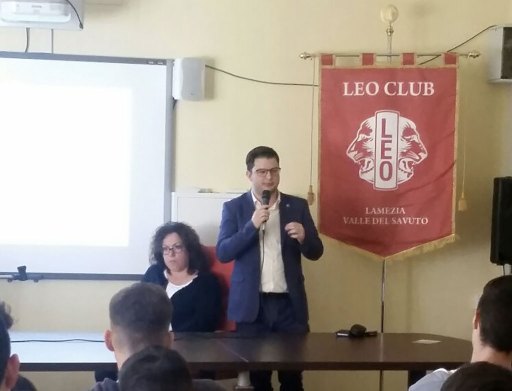 leoclub1.jpg