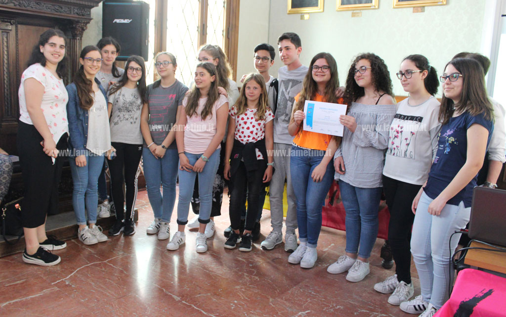 Consegnati premi “Tramonte e Cristiano” in ricordo dei netturbini: “Memoria fondamentale per responsabilizzare i giovani” - VIDEO