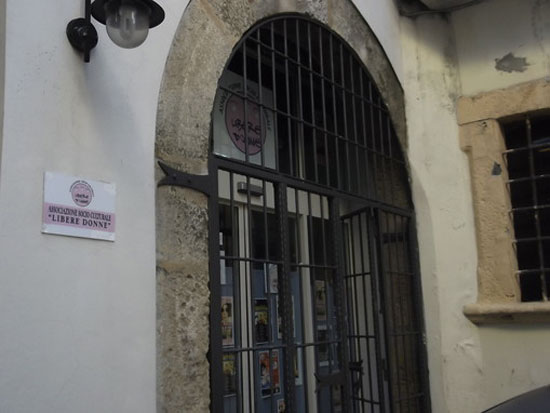 Calabria: Atto intimidatorio a centro antiviolenza donne a Crotone