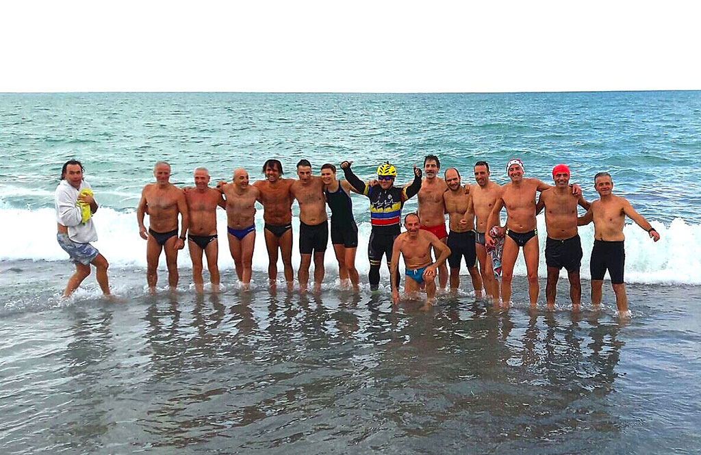 Lamezia, tradizionale tuffo di Capodanno per la Libertas - VIDEO