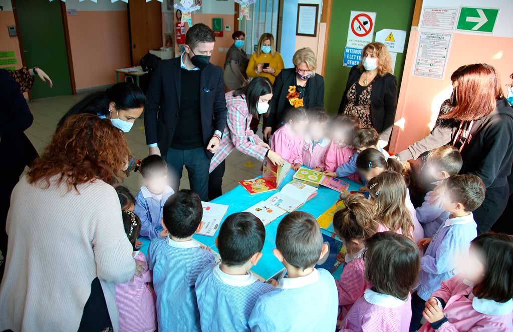 Camere commercio Catanzaro dona 100 libri a scuola dell'infanzia