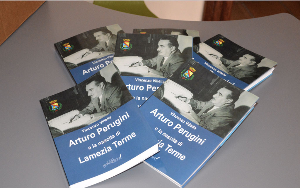 Presentato “Arturo Perugini e la nascita di Lamezia Terme” di Vincenzo Villella al Chiostro San Domenico