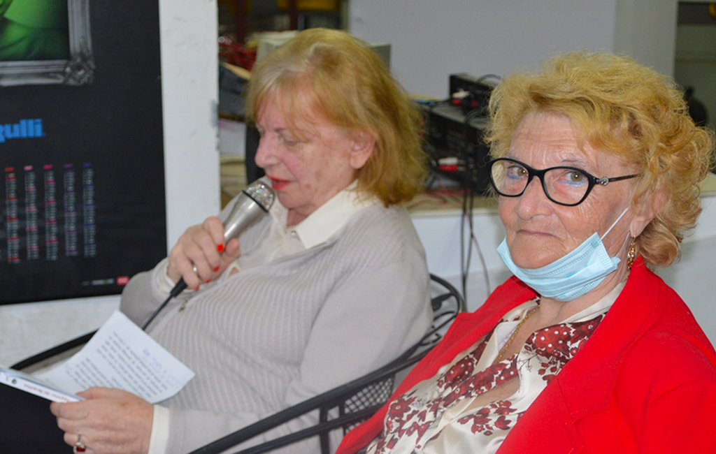 Lamezia, presentati i libri "Haiku e non solo” ed “Viaggiatori del Reventino” di Maria Grazia Paola