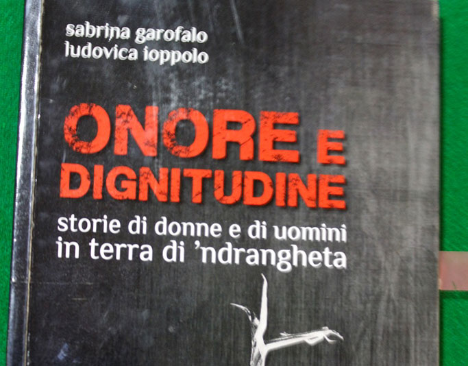 libro_onore_dignitude1.jpg