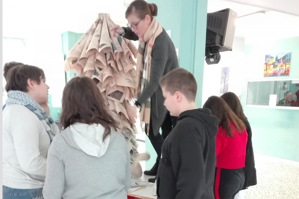 Lamezia: open day al liceo classico con gli addobbi di carta degli studenti con indirizzo artistico