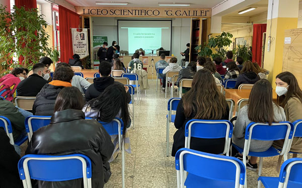 Lamezia, due incontri formativi per la Giornata Internazionale della Donna al liceo ‘Galilei’