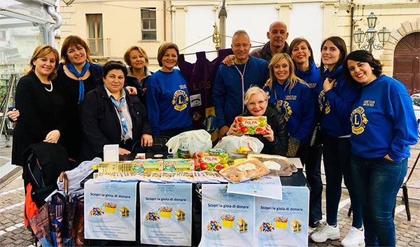 Lamezia, “Scopri la gioia di donare": Lions Club raccoglie generi alimentari 