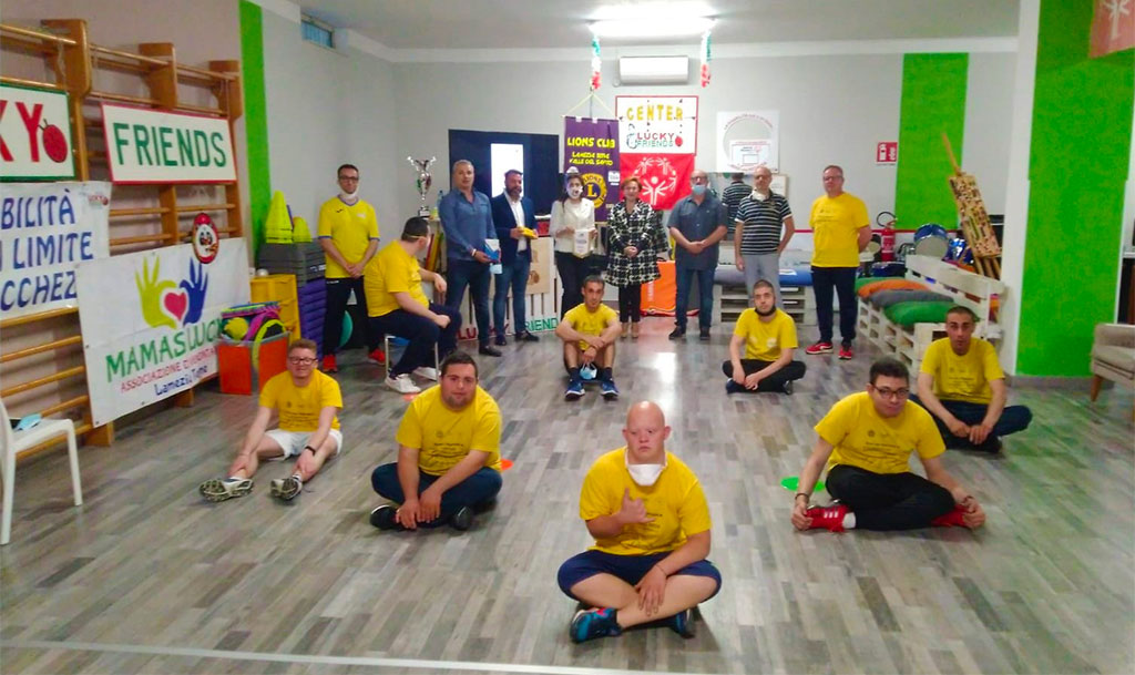 Club Lions Lamezia Terme Valle Del Savuto dona termoscanner all’Asd LucKy Friends