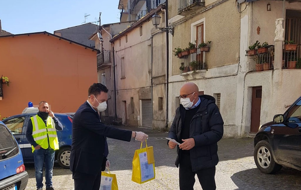Club Lions Lamezia Valle Del Savuto consegna mascherine per distribuzione a cittadini