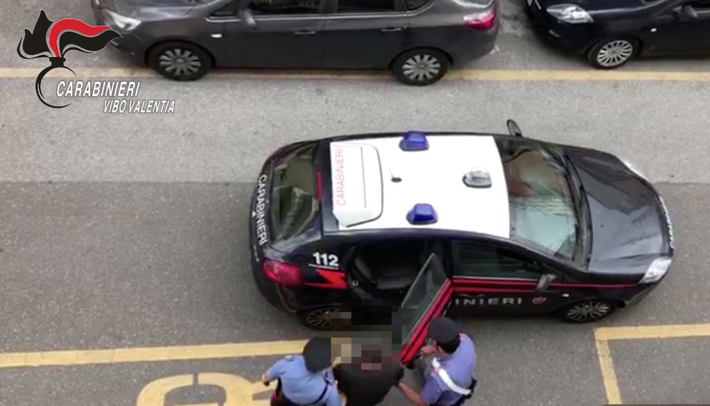 Lite dopo festa Madonna di Portosalvo, aggredisce 47enne e lo ferisce con una bottiglia: un arresto a Parghelia - VIDEO