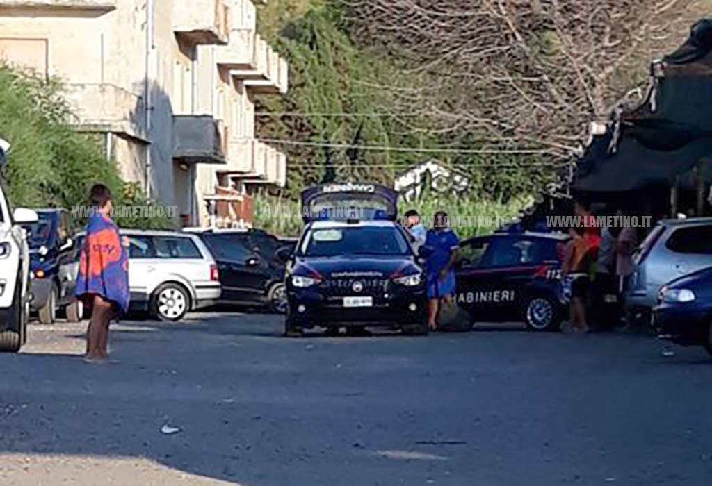 Lite in spiaggia a Pizzo tra venditore ambulante e clienti, intervengono carabinieri