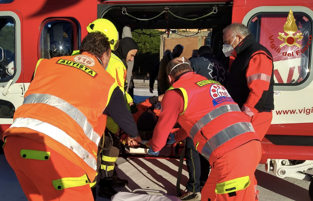 Scivola lungo cascata a Locri, soccorso 46enne