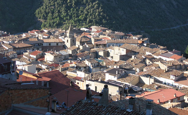 A Longobucco più di 60 positivi al Covid, comune è zona rossa 