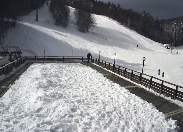 Calabria: Nubi sparse e neve sui rilievi