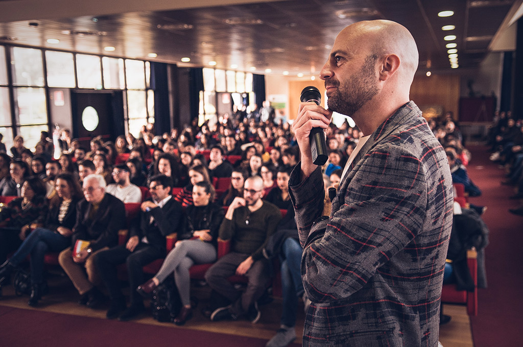 L'inviato di "Striscia" Luca Abete agli studenti Unical: "Accettate le sfide"