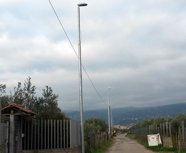 Associazione "Quartiere Capizzaglie": completi lavori impianto illuminazione in via dei Brutii