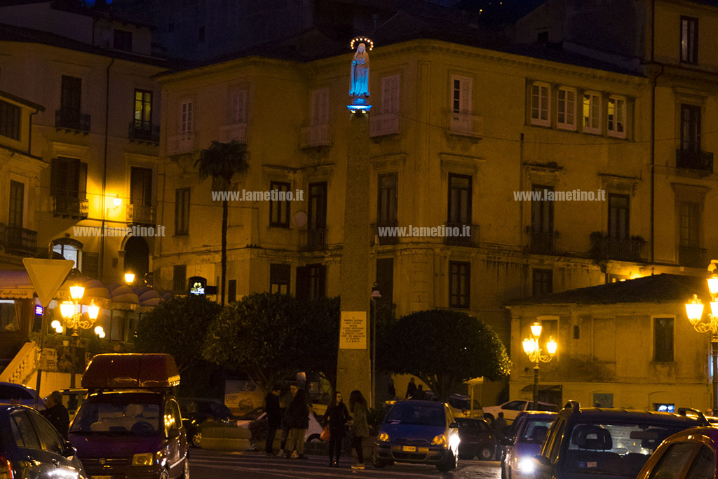 luci-blu-2-madonnina.jpg