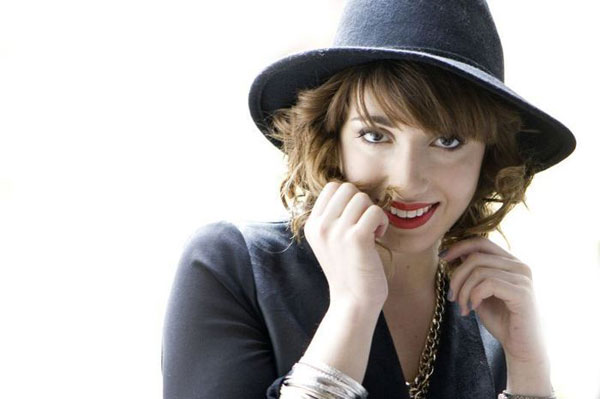 Nuovo brano cantautrice calabrese Lucisano in rotazione radiofonica
