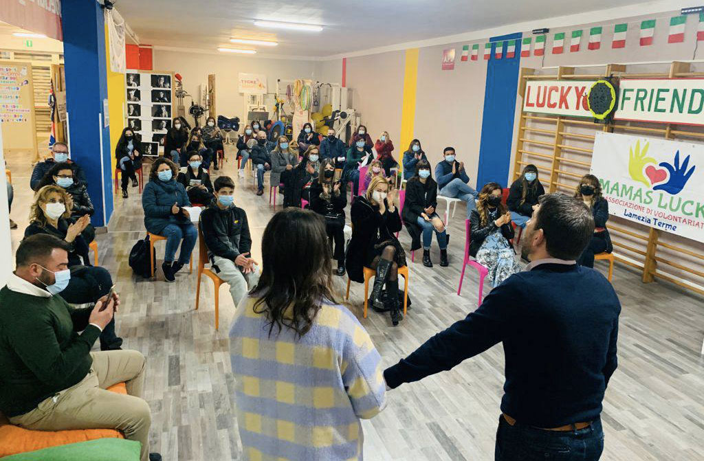 Lamezia, workshop “Come le dita della stessa mano: Fratelli e sorelle nella diversità” alla Lucky Friends