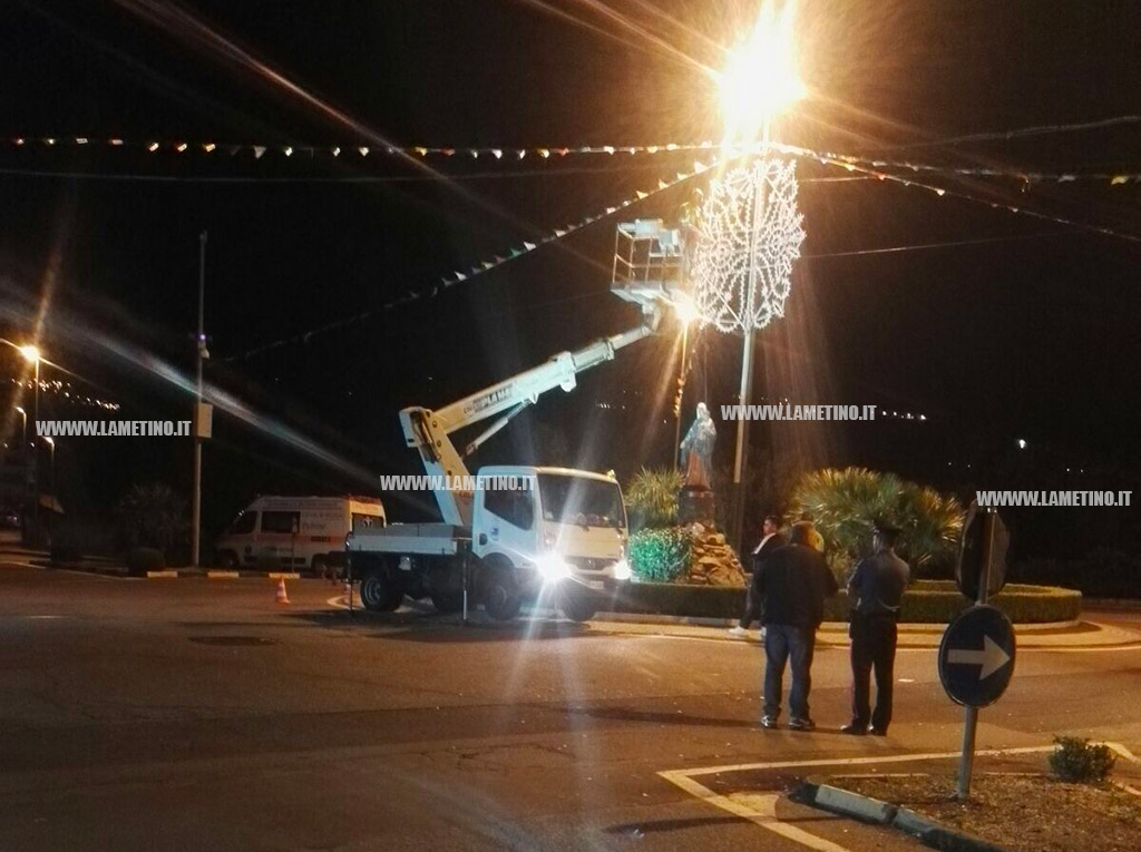 Lamezia, luminaria allacciata abusivamente a festa Madonna delle Grazie: le precisazioni del Comitato