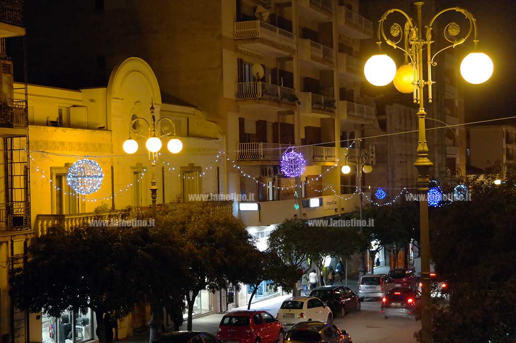 Lamezia, si riaccendono le luci di Natale sulla città