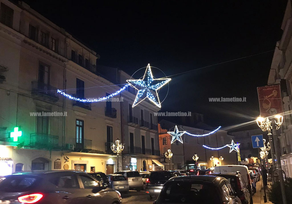 luminarie125fcb78_1e7fd.jpg