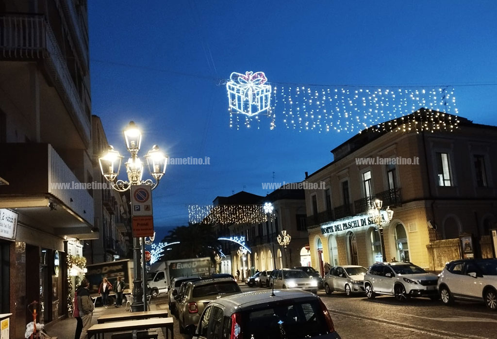 luminarie982205_4478c.jpg