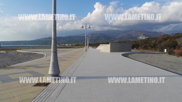 lungomare_marinella_marzo_2014_bis.jpg