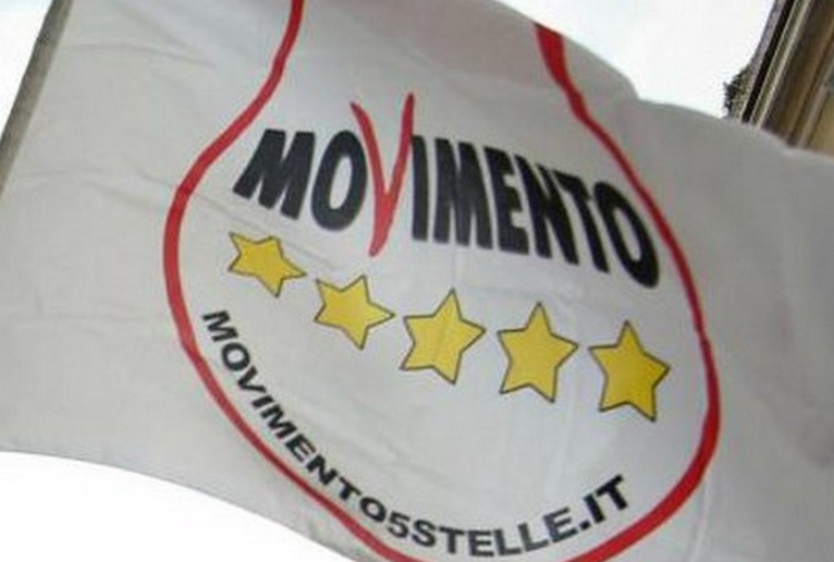 m5s-bandiera.jpg_997313609_5dc41_c0b04.jpg