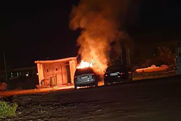 macchine-in-fiamme.jpg