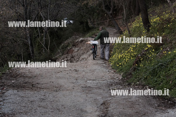 madonna-spina-isolati-unico-mezzo-a-piedi-oppure-con-la-bici.jpg