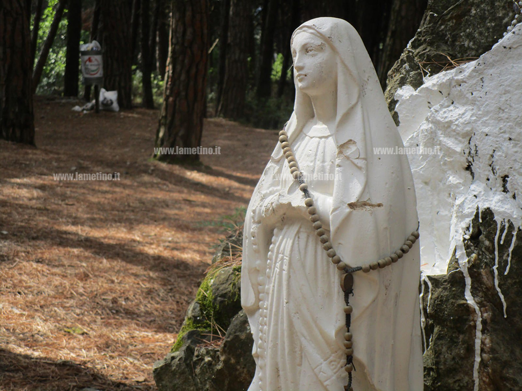 Lamezia, vandalizzata la statua della Madonna installata al parco Dossi-Comuni