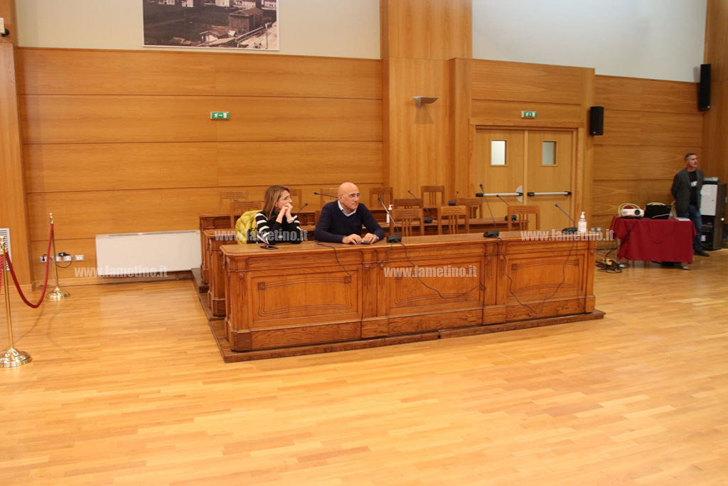 Lamezia, maggioranza assente in aula: consiglio rinviato per mancanza di numero legale