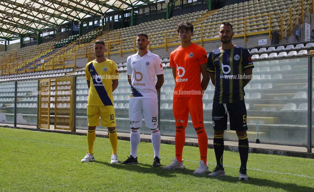 maglie-rosa-fc-lamezia-sett-2022_b0f82_90df0.jpg