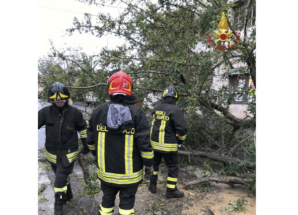 Ondata maltempo in Calabria, esondazioni e frane causano disagi a viabilità in alcune zone